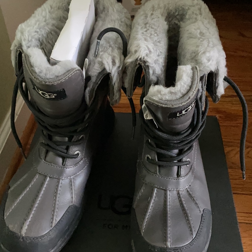 Men’s Pair Uggs Gray
